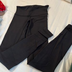 lululemon wunder under leggings (old style)